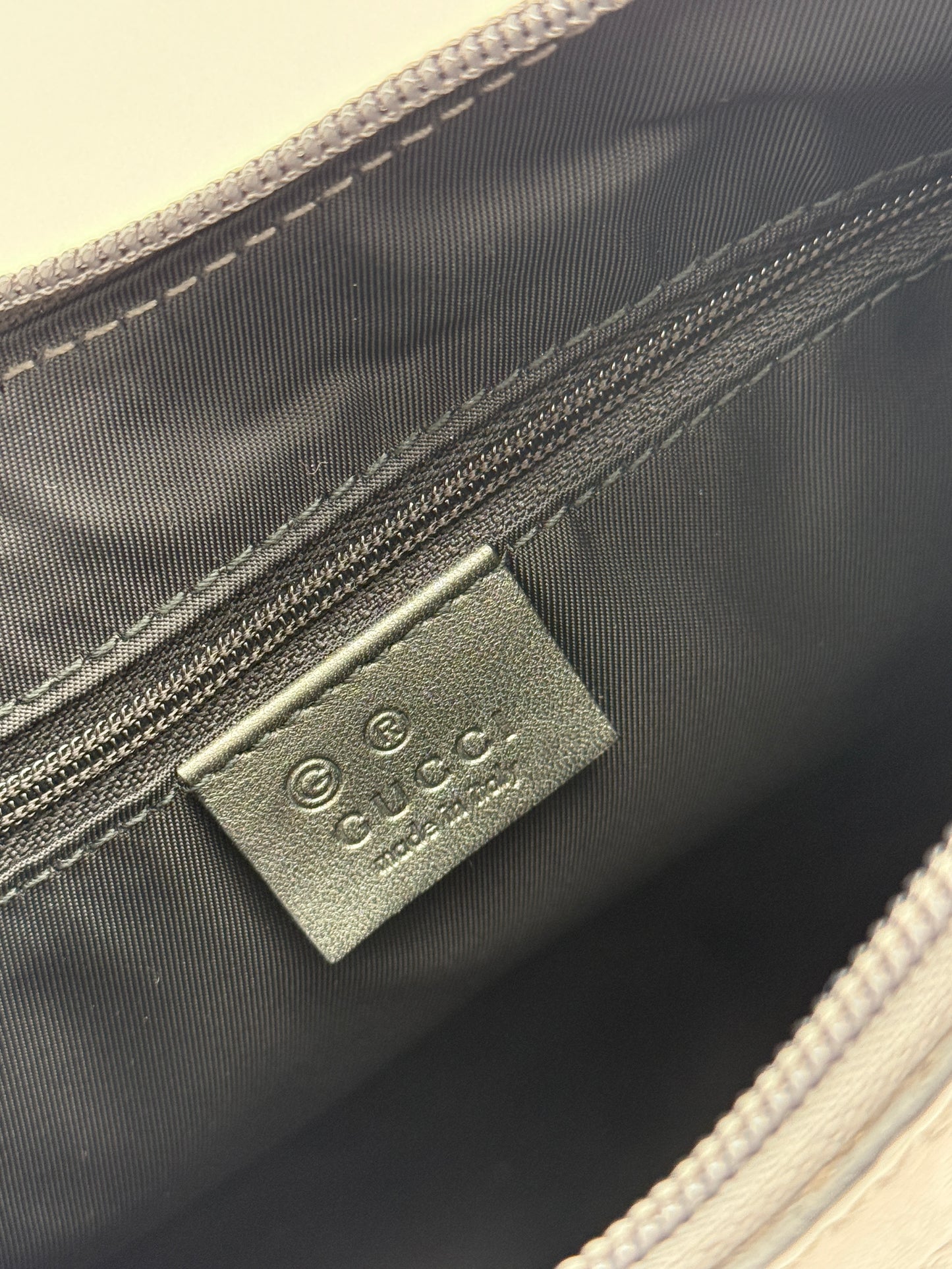 Gucci GG Leather Hobo Bag – Metallic Grey
