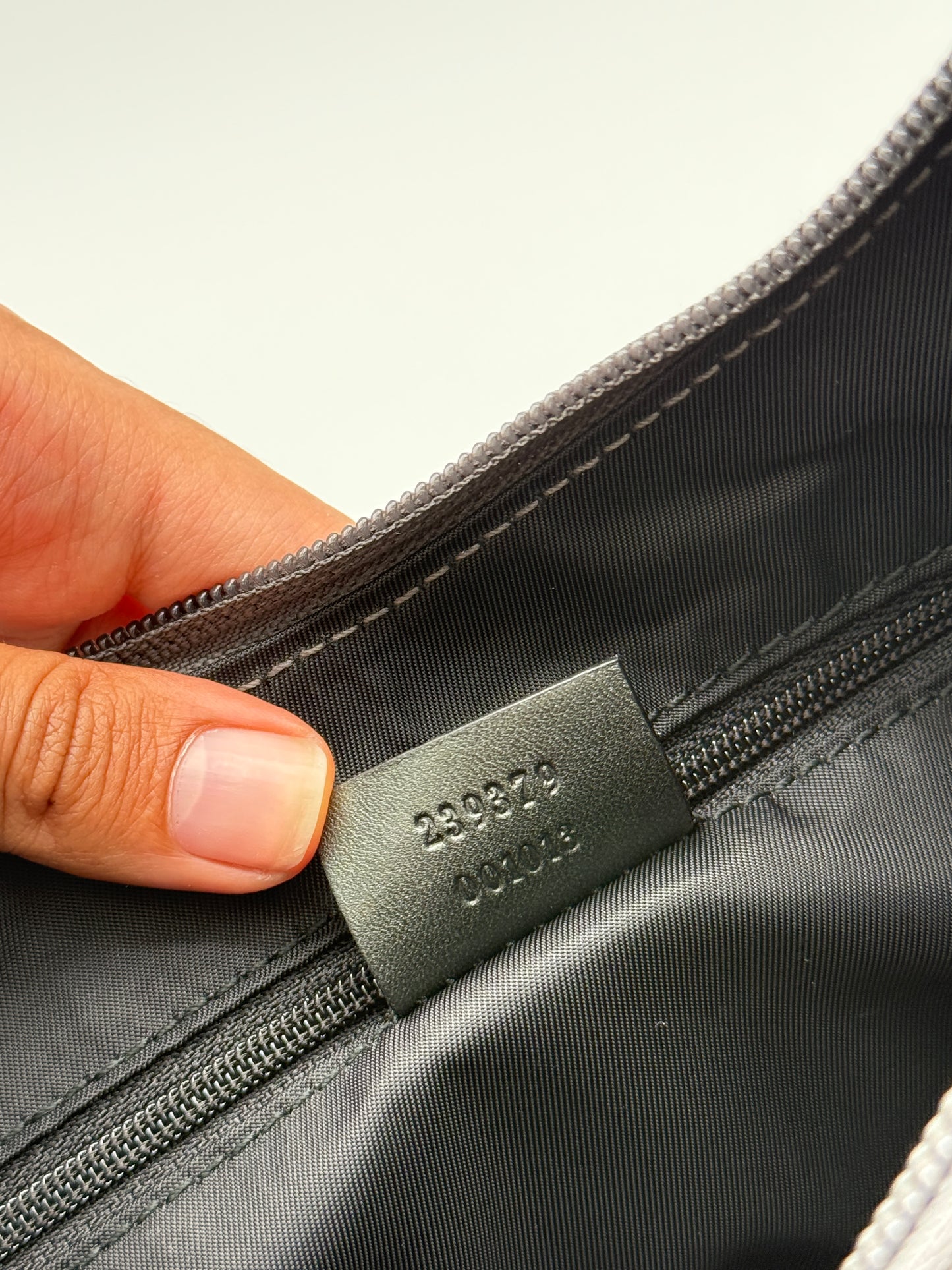 Gucci GG Leather Hobo Bag – Metallic Grey